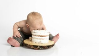 成長ステージ別！生後11〜12ヶ月の赤ちゃんの成長とスマッシュケーキで迎える1歳の誕生日